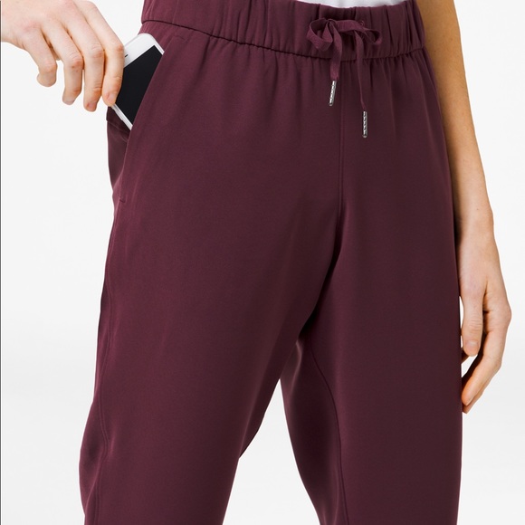 lululemon athletica Pants - Brand New Lululemon On The Fly Joggers Size 8